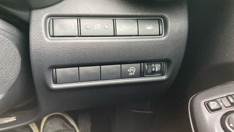 Nissan Juke 1.0 DiG-T 114 N-Connecta 5dr Petrol Hatchback